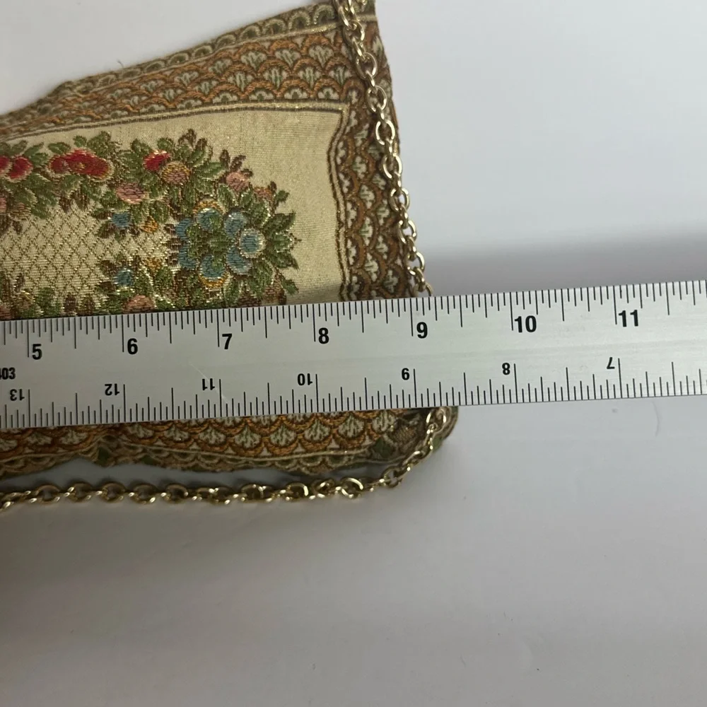 Adonia Made in Italy‎ Vintage Tapestry Purse with Gold Chain Strap